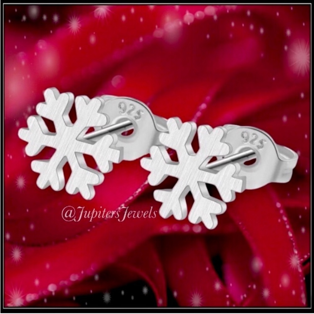 925 Sterling Silver Minimalist Snowflake Earrings - Picture 5 of 5